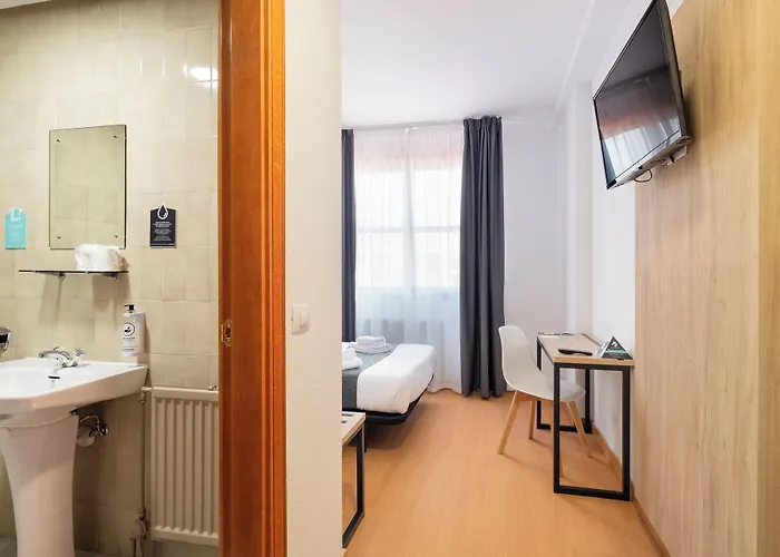 호텔 Alda Puerto Seco 2*